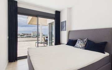 Property slide 10