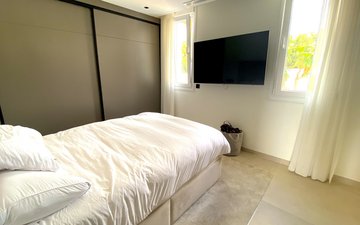 Property slide 40