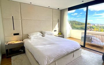 Property slide 44
