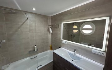 Property slide 32