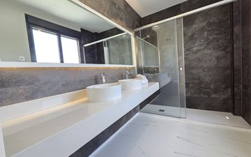 Property slide 32