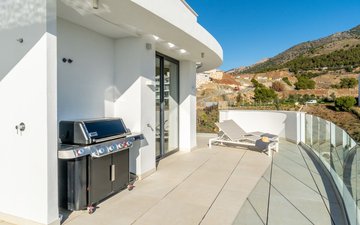 Property slide 14