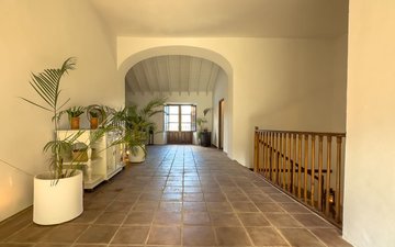 Property slide 32