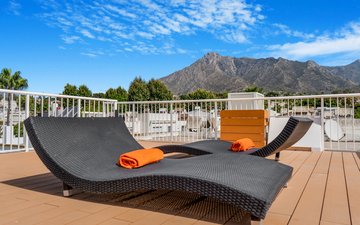 Property slide 10