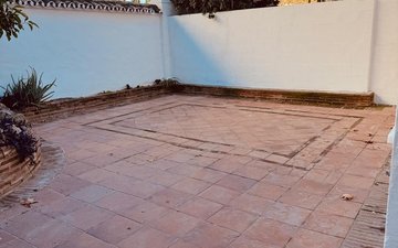 Property slide 32