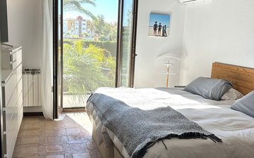 Property slide 10