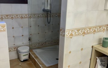 Property slide 16