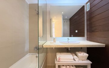 Property slide 32