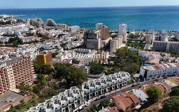 Property slide 32