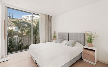 Property slide 18