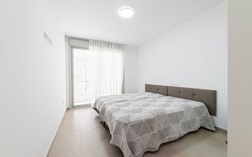 Property slide 32
