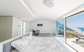 Property slide 44
