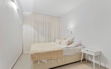 Property slide 22