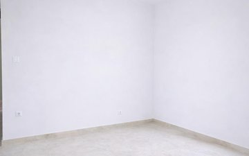 Property slide 32
