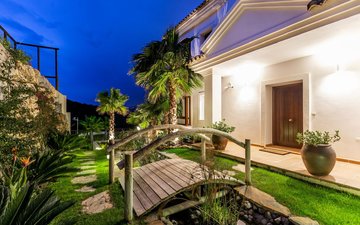 Property slide 16