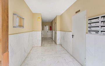 Property slide 32