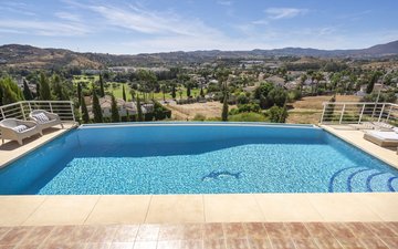 Property slide 61