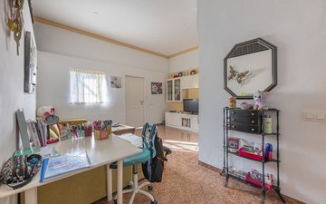 Property slide 28