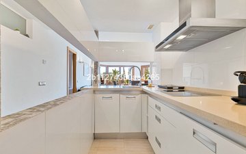 Property slide 10