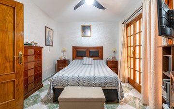 Property slide 25