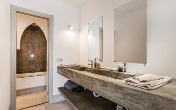 Property slide 18