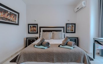 Property slide 25