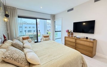 Property slide 44