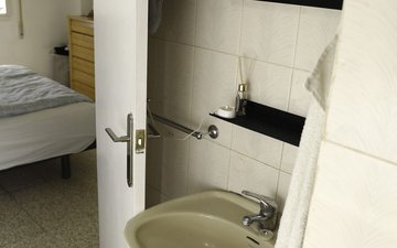 Property slide 25