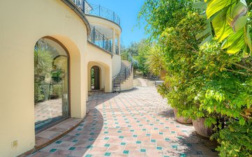 Property slide 62