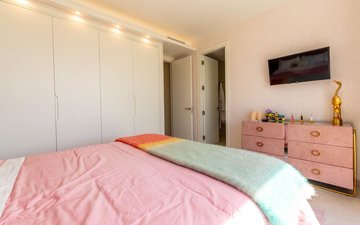Property slide 44