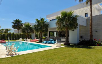 Property slide 90