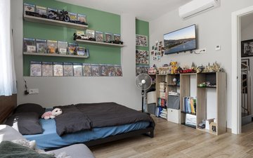 Property slide 10