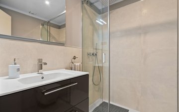 Property slide 25