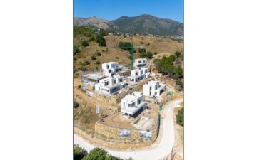 Property slide 32