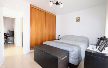 Property slide 14