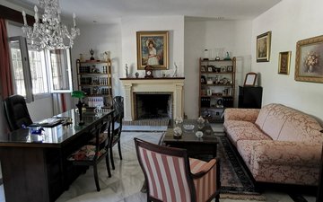 Property slide 32