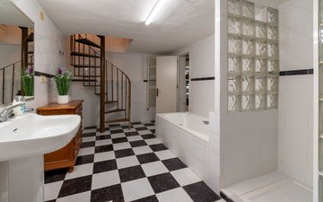 Property slide 16