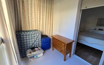 Property slide 32