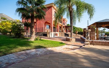Property slide 19