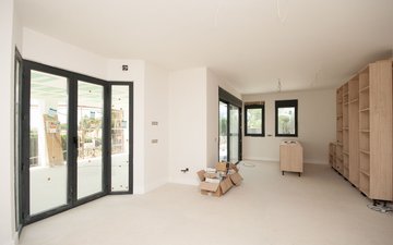 Property slide 10