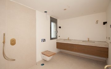 Property slide 20