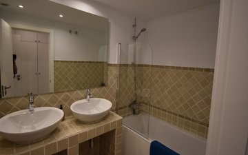 Property slide 32