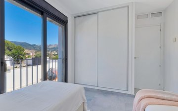 Property slide 20