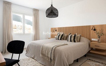 Property slide 32