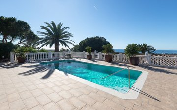 Property slide 44