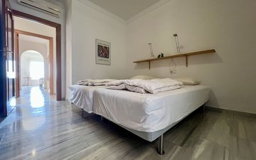 Property slide 17