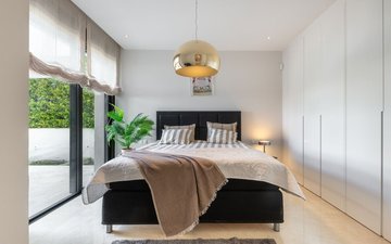 Property slide 32