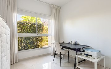 Property slide 16