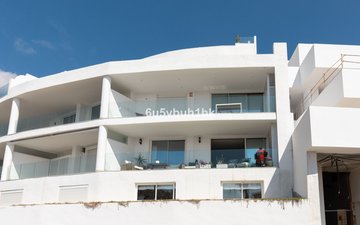 Property slide 32