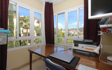 Property slide 44